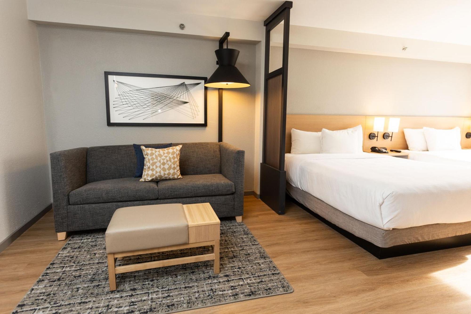Hyatt Place Airport / Valley View Mall